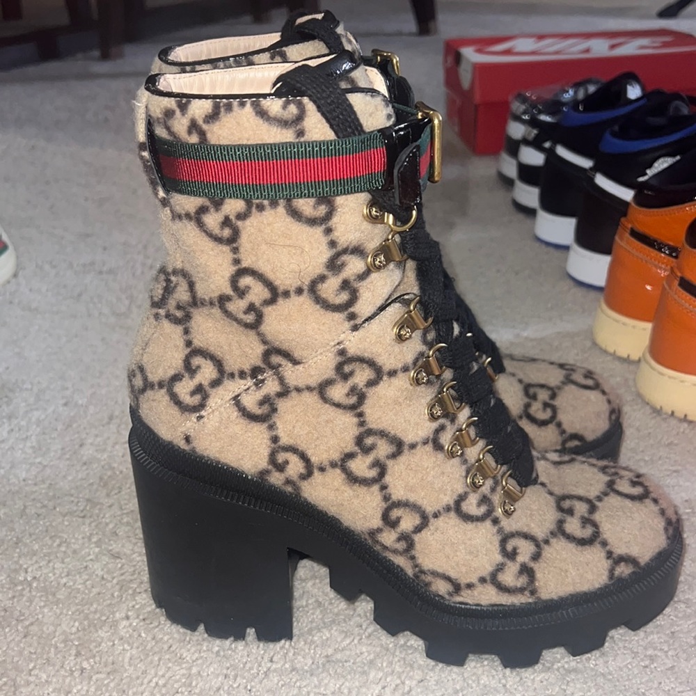 COPY - Gucci boots!